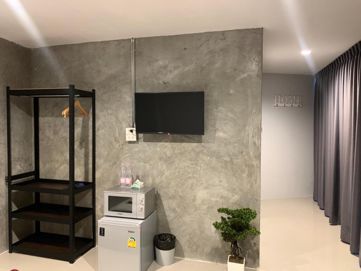 Udomsuk Inn & Cafe - Bts Udomsuk Bangkok Eksteriør billede