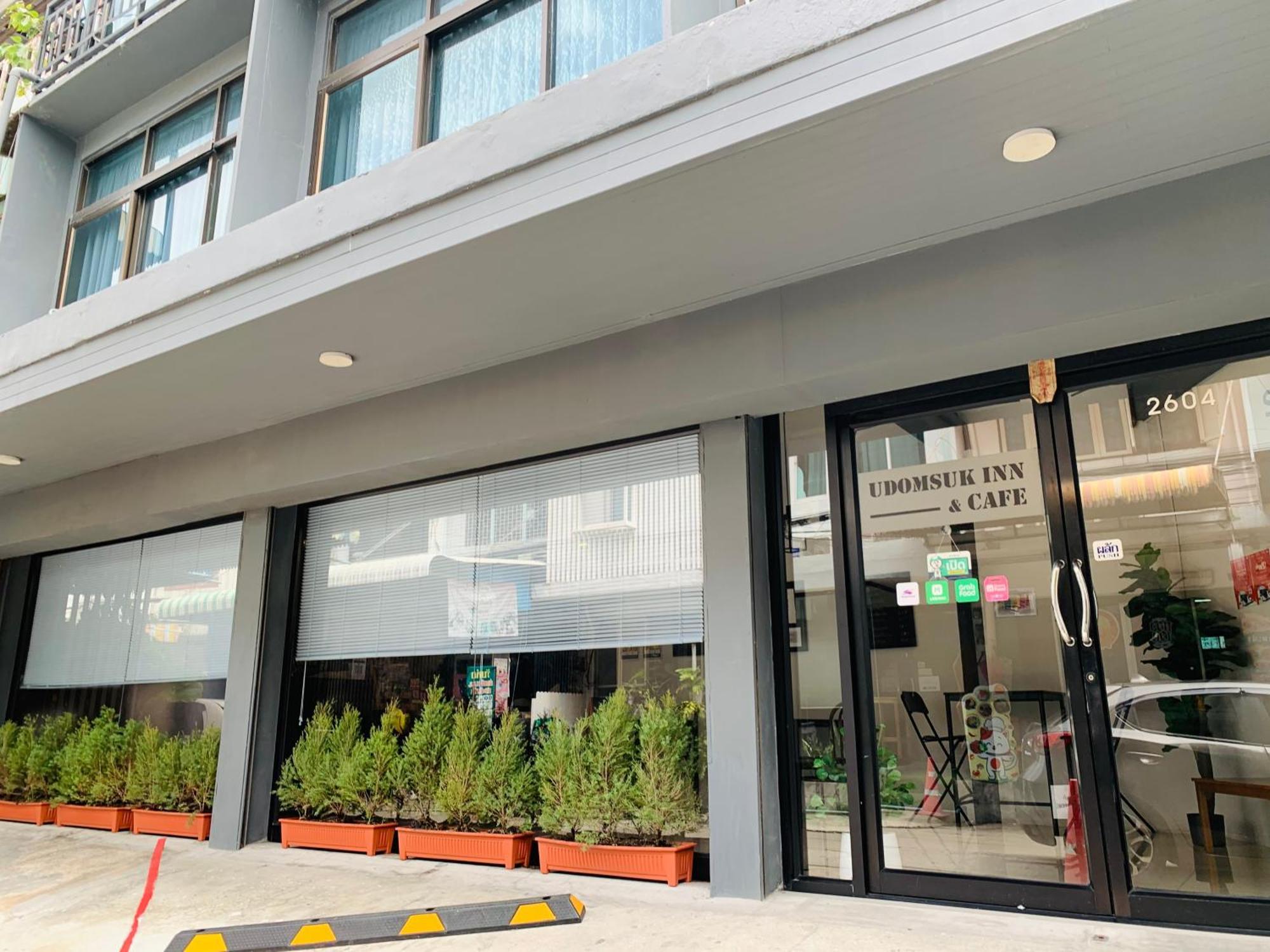 Udomsuk Inn & Cafe - Bts Udomsuk Bangkok Eksteriør billede